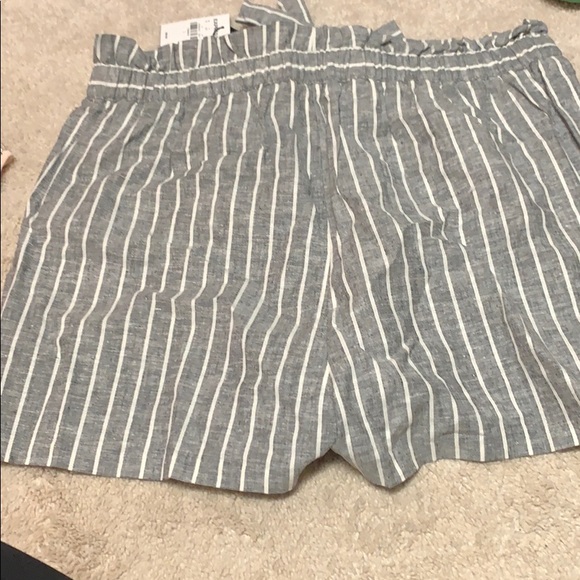 Brand new Express high waisted paper bag shorts - Picture 2 of 2